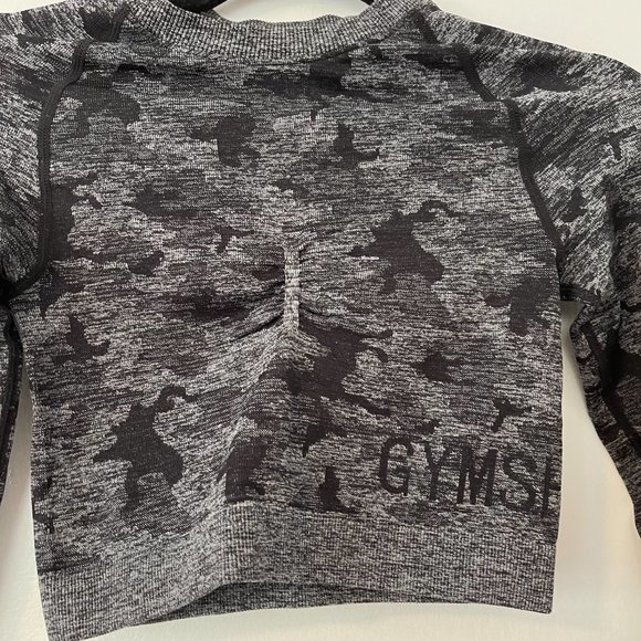 Gymshark Tops - Gymshark Adapt Camo Seamless Long Sleeve Crop Top Size: XS